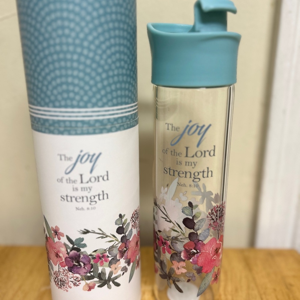 The Joy of the Lord is my Strength 20oz Glass water bottle with case